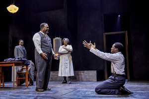 Review: DEATH OF A SALESMAN, Piccadilly Theatre Image