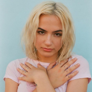 Chloe Lilac Releases New Single 'High School' via RCA Records Image