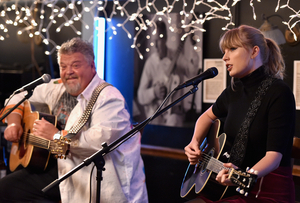 VIDEO: Music Documentary BLUEBIRD Features Taylor Swift and Kacey Musgraves 