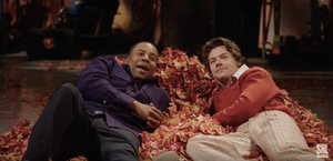 VIDEO: Harry Styles and Kenan Thompson Enjoy the Magic of Fall in New SATURDAY NIGHT LIVE Promo Image