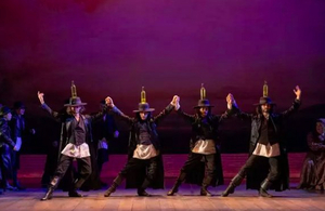 Review Roundup: National Tour of FIDDLER ON THE ROOF - What Do the Critics Think? Image
