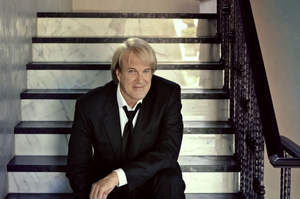 John Tesh Brings AN ACOUSTIC CHRISTMAS To The McCallum Image