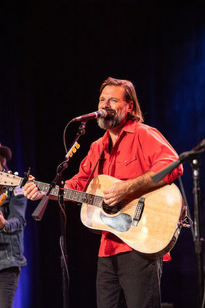 Chris Stapleton Scatters, Smothers and Covers 2019 Tunie™ Awards Image