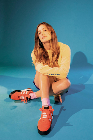 Laura Dreyfuss Shares New Music Video for 'Better Drugs' Image