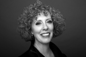 Sally Struthers To Step Out Of ANNIE At Ogunquit Playhouse; Ruth Gottschall To Replace Image