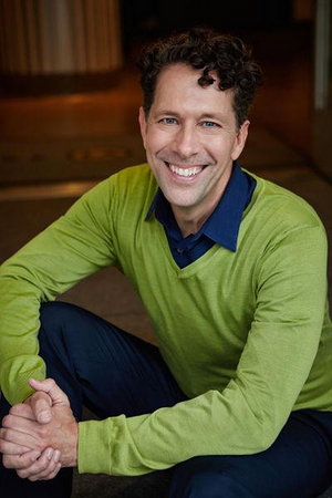 Interview: Scott Dreier Will Perform THE MERRY LITTLE CHRISTMAS SHOW at the Colony Image