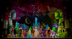 CIRQUE DREAMS HOLIDAZE Lights Up the Anchorage Holiday Season Image