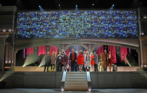 Review: LOVE ACTUALLY LIVE Dazzles Audiences with Original Film Clips Immersed in an Entertaining Jukebox Musical Image