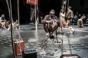 Review: THE QUEEN WILL ARRIVE TOMORROW at Teatr Wspolczesny Wroclaw Image