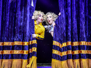 Review: MAGIC GOES WRONG, Vaudeville Theatre  Image