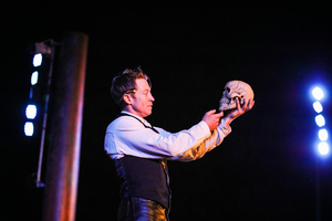 Review: HAMLET at The Royal Botanic Gardens Victoria  Image