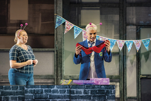 Review: EVERYBODY'S TALKING ABOUT JAMIE, Apollo Theatre Image