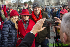 Jane Fonda & Greenpeace Bring Fire Drill Fridays to Los Angeles 