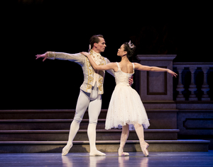 Review: PACIFIC NORTHWEST BALLET'S CINDERELLA at McCaw Hall Image