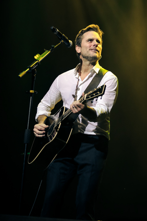 Charles Esten is Heading to Palace Theater in Waterbury with his Band Six Wires 