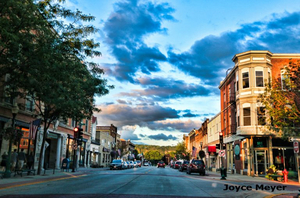 BWW Blog: Living In A Small Town With Limited Access To Theatre And How To Deal Image