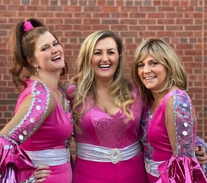 Review: Matthews MAMMA MIA! Mixes Summer Romance and Autumn Regret Image