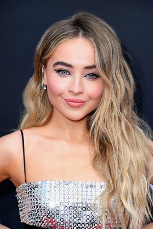 Sabrina Carpenter to Make Broadway Debut as Cady Heron in MEAN GIRLS Image