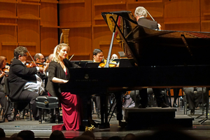 Review: Symphony Bolsters CHOPIN PIANO CONCERTO With Improved Beethoven Image