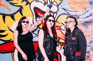 The Venomous Pinks Release New Single 'Hold On' 