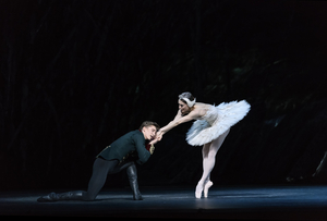 Review: SWAN LAKE, Royal Opera House  Image