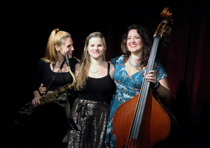 Review: NICOLE ZURAITIS Is a Wonder Woman at The Beach Cafe Image