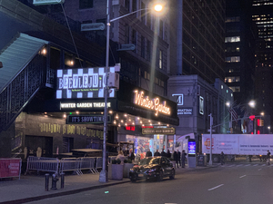 Broadway Shows Discourage Actors from Stage Door During Virus Outbreak Image
