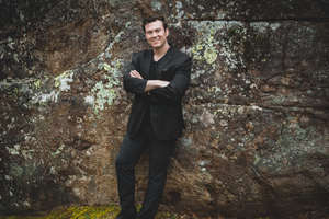 Interview: Opera and Theater Performer John Riesen on the Spotify Playlist Helping to Raise Money for Artists Image