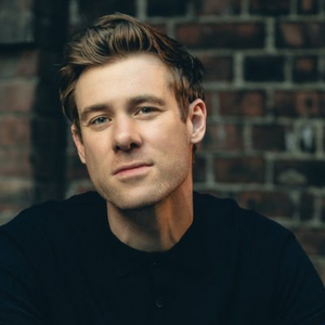 Interview: David Hunter Talks WAITRESS Closing and ALL THE WEB'S A STAGE Image