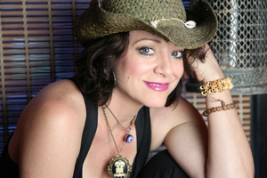 Interview: At Home With Jen Houston Image