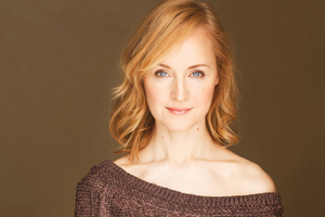 BWW Exclusive: Quarantine Qs with DIANA's Erin Davie Image
