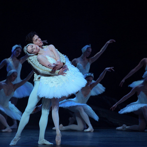 Review: ENGLISH NATIONAL BALLET - SWAN LAKE, Liverpool Empire Image