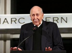 Comedy Legend Carl Reiner Dies at 98 Image