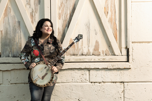 Interview: Bluegrass and Americana Artist, Lizzy Long, On Dreaming Again & Blending Bluegrass and Broadway 