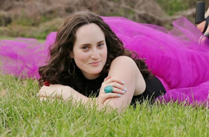 16 Year Old Singer/Songwriter Maxie Mandel Releases First Song 'Rise' Image