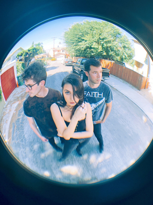 LA-based indie-rock band, RVRSIDE, drops alt-grunge 'Welcome to Paradise' cover Image