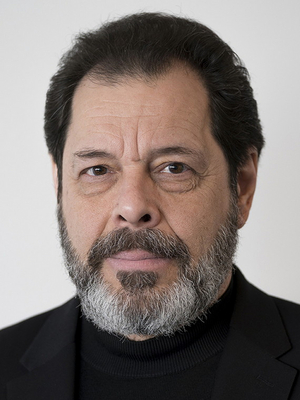Review: COKORINOS RECITAL ON LA OPERA WEBSITE at Home Computer Screens Image