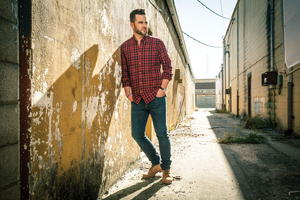 David Nail Brings Intimate Acoustic Set To Downtown Woodstock Image
