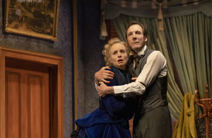 Review: GASLIGHT at Her Majesty's Theatre Image