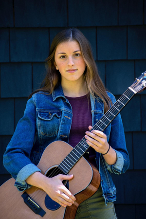 Elizabeth Young Releases New Single 'Spotlight' Image
