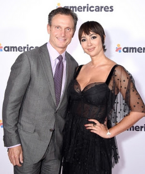 Tony Goldwyn and Jackie Cruz to Host Americares Benefit  Image