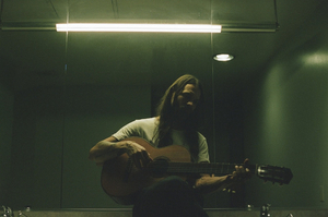 Saunder Jurriaans Releases Psychedelic, 360-Degree Video For 'All Just Talkin' Image