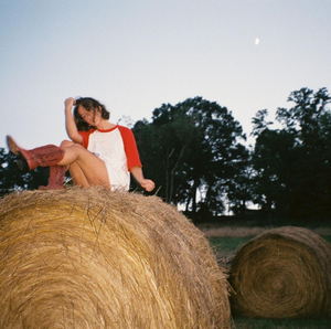 Riley Moore Returns With New Single 'Mansion' Image