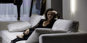 Review: HEDDA GABLER at Grand Théatre Image