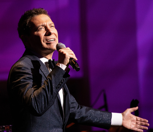 Michael Feinstein To Headline Free Holiday Livestream Image