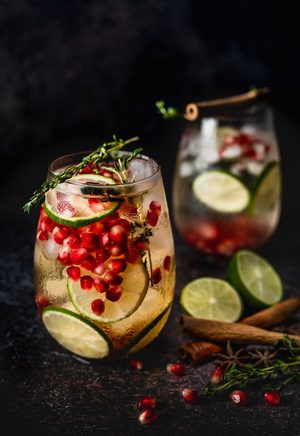 THANKSGIVING COCKTAILS for a Cheery Holiday Toast Image