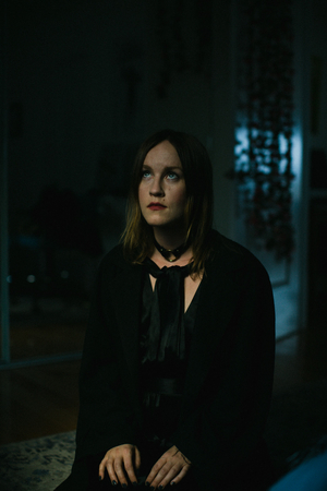 Johanna Warren Releases Grunge-Inspired 'Twisted' Video Image