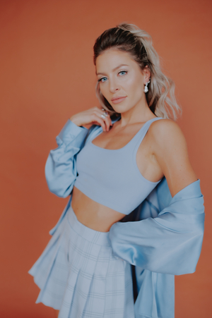 Delaney Jane Releases Visuals for 'On Paper' Image