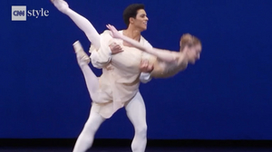 VIDEO: Royal Ballet Dancers Continue to Train in Lockdown Image