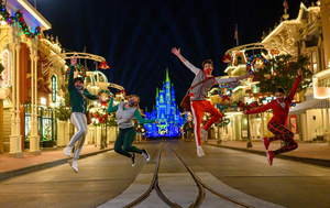 DISNEY HOLIDAY MAGIC QUEST Airs Dec. 4 Image